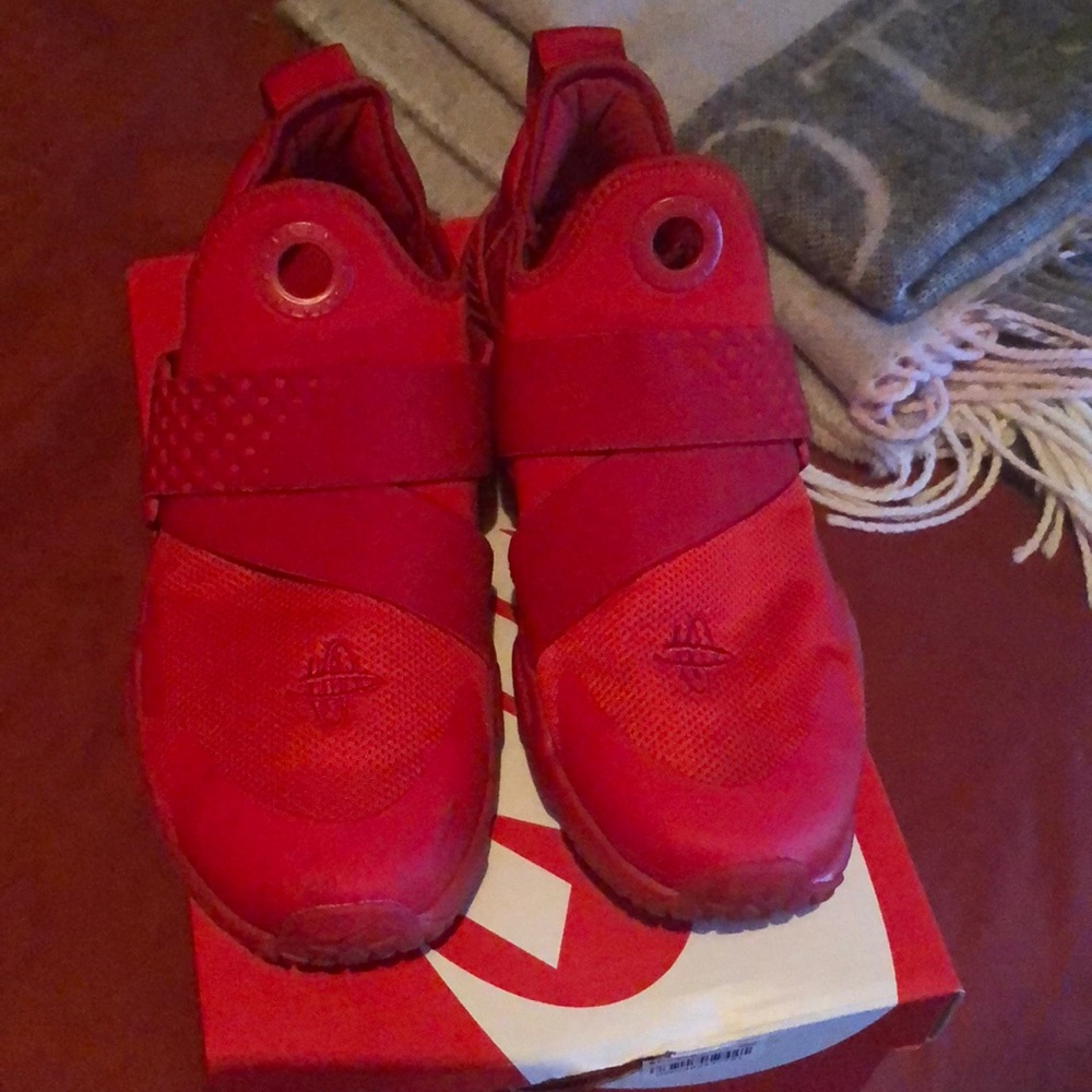 Nike Huarache Extreme shoes. Size 4y Worn 3 times